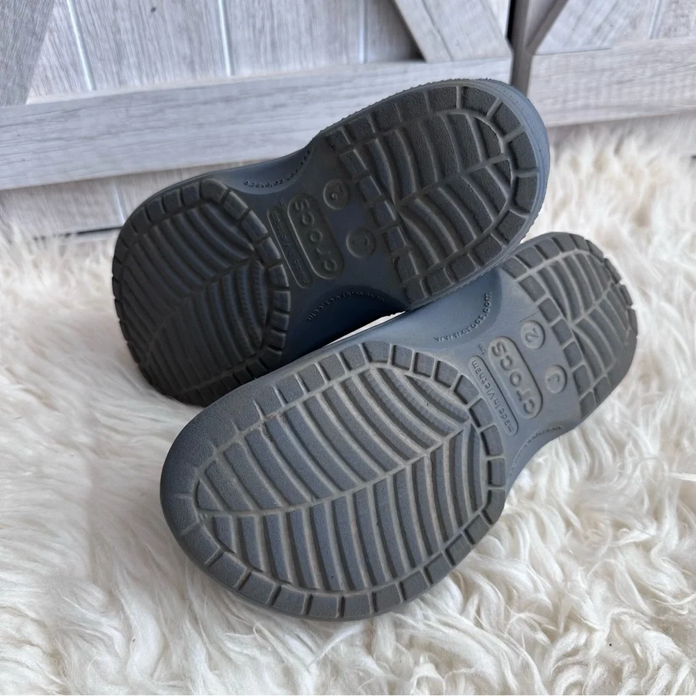 Kids Slate Grey Classic Crocs Size J2 - Picture 5 of 5